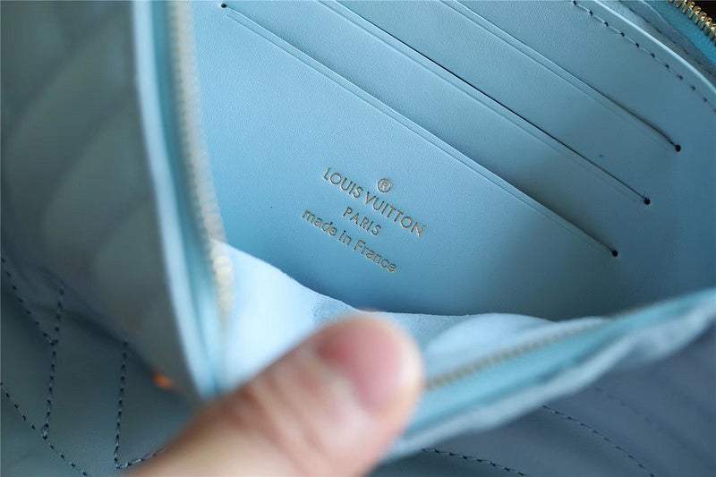 Franco Shops - Louis Vuittons  - 9237
