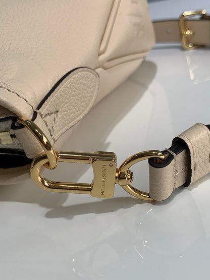 Franco Shops - Louis Vuittons  - 15406