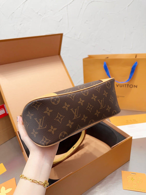 Franco Shops - Louis Vuittons  - 15025