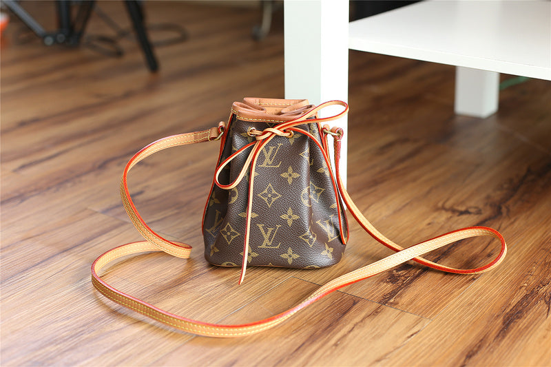 Franco Shops - Louis Vuittons  - 9390