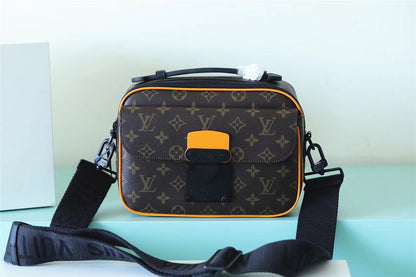 Franco Shops - Louis Vuittons  - 9910