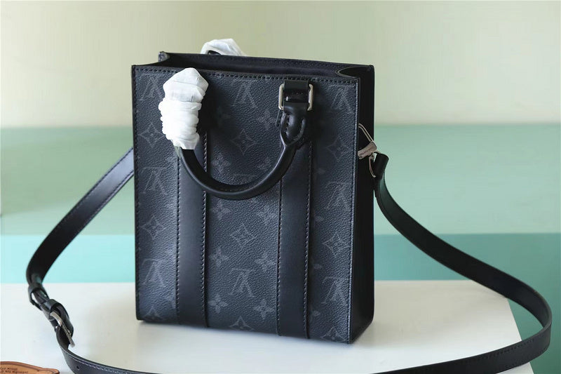 Franco Shops - Louis Vuittons  - 10025