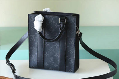 Franco Shops - Louis Vuittons  - 10025