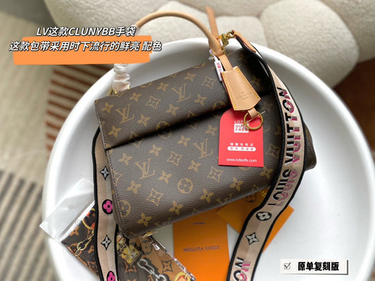 Franco Shops - Louis Vuittons  - 14915