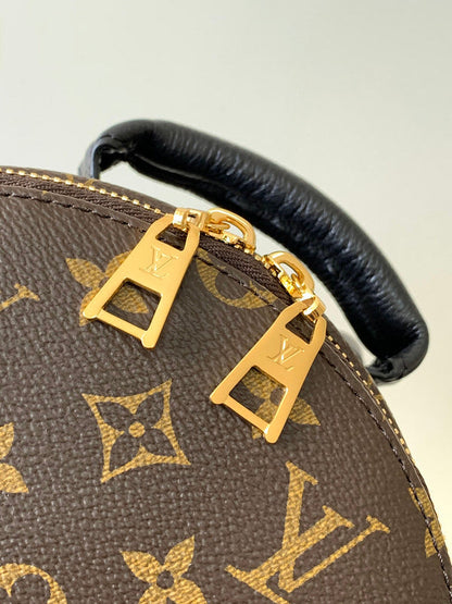 Franco Shops - Louis Vuittons  - 15357