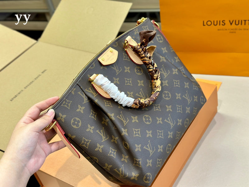 Franco Shops - Louis Vuittons  - 15001
