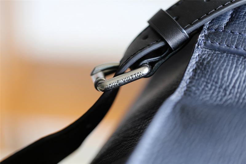 Franco Shops - Louis Vuittons  - 9751
