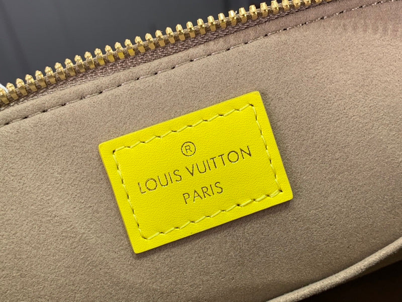 Franco Shops - Louis Vuittons  - 15629