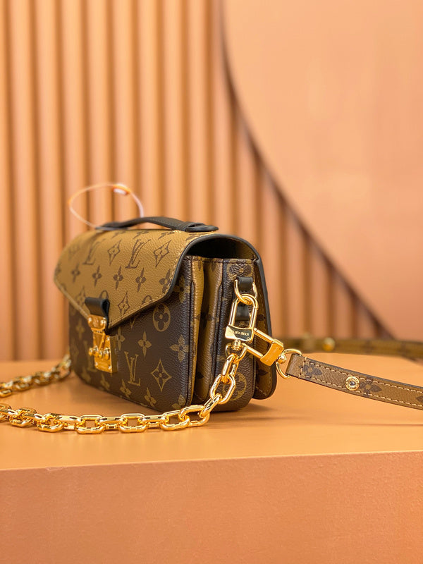 Franco Shops - Louis Vuittons  - 15377