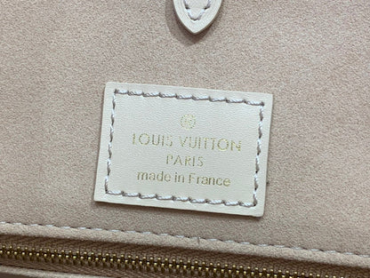 Franco Shops - Louis Vuittons  - 15817