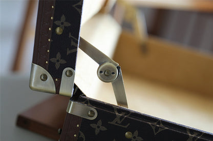 Franco Shops - Louis Vuittons  - 9520