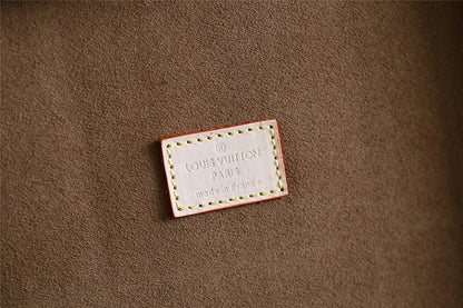 Franco Shops - Louis Vuittons  - 9551