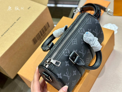 Franco Shops - Louis Vuittons  - 15040