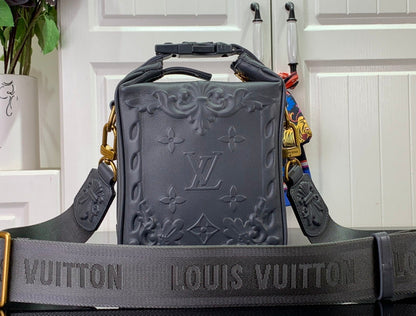 Franco Shops - Louis Vuittons  - 15250