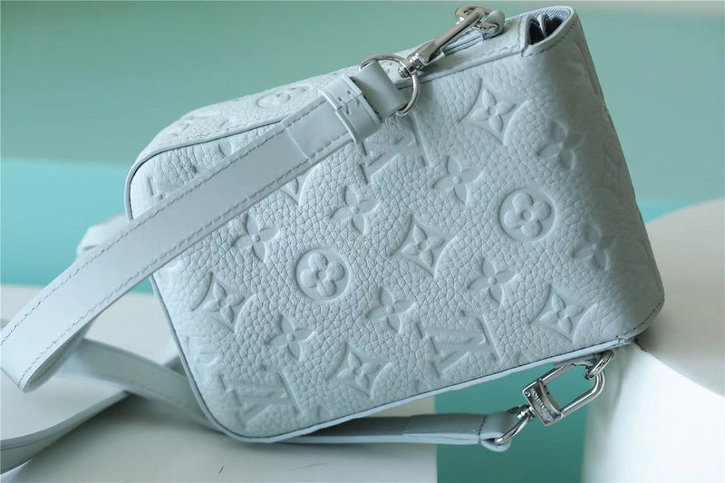 Franco Shops - Louis Vuittons  - 9913