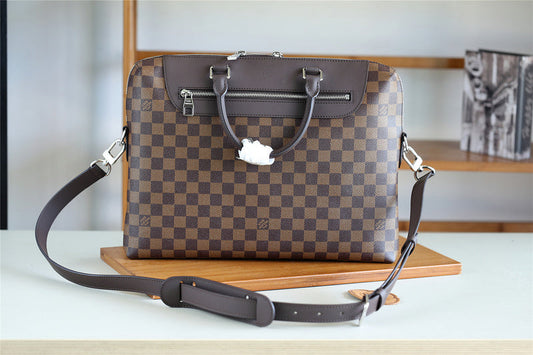 Franco Shops - Louis Vuittons  - 9862