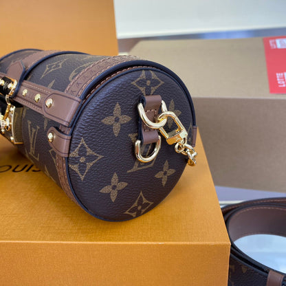 Franco Shops - Louis Vuittons  - 15072