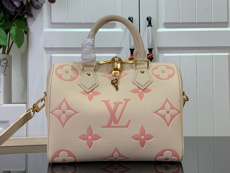 Franco Shops - Louis Vuittons  - 15823