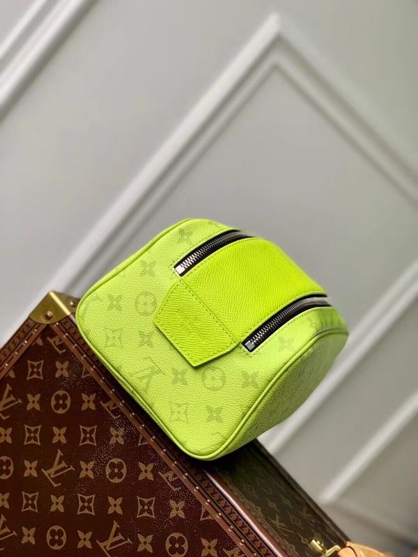 Franco Shops - Louis Vuittons  - 15603