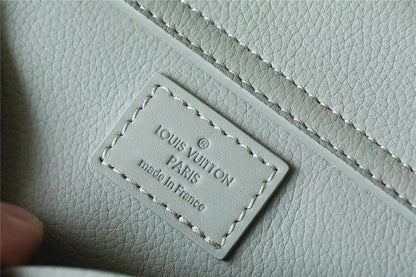 Franco Shops - Louis Vuittons  - 9983