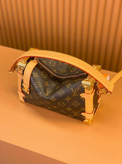 Franco Shops - Louis Vuittons  - 15376
