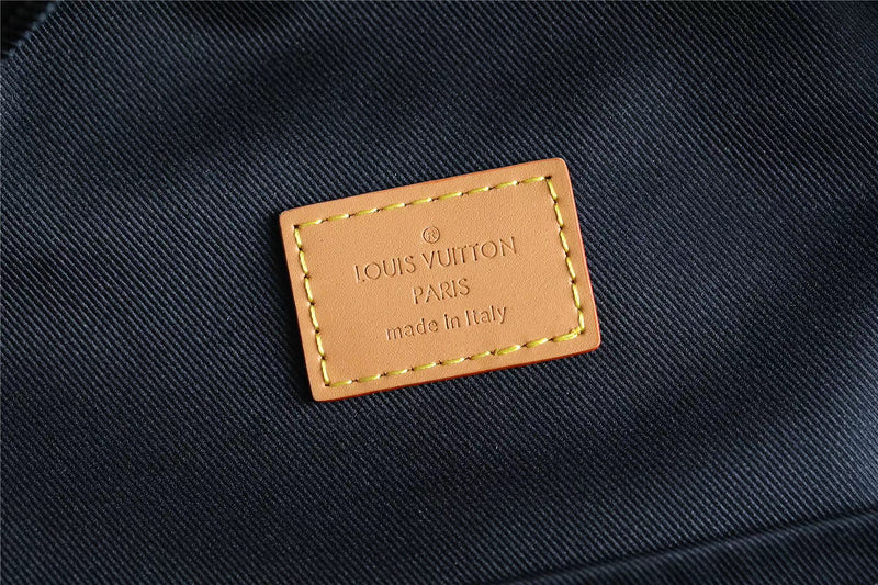 Franco Shops - Louis Vuittons  - 9780