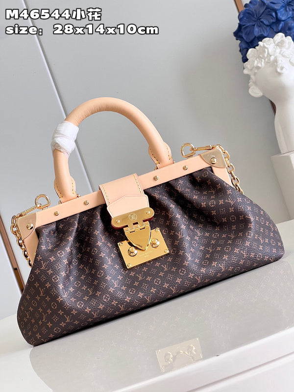 Franco Shops - Louis Vuittons  - 15436