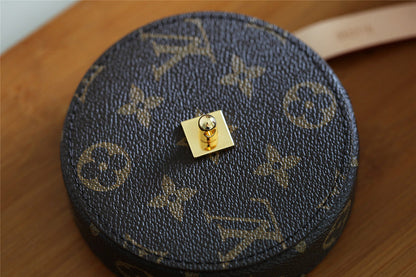 Franco Shops - Louis Vuittons  - 9356