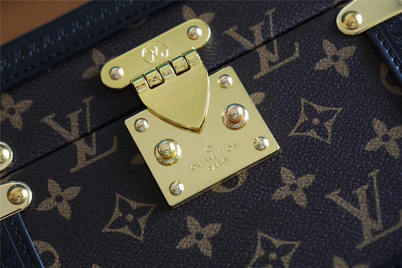 Franco Shops - Louis Vuittons  - 9530