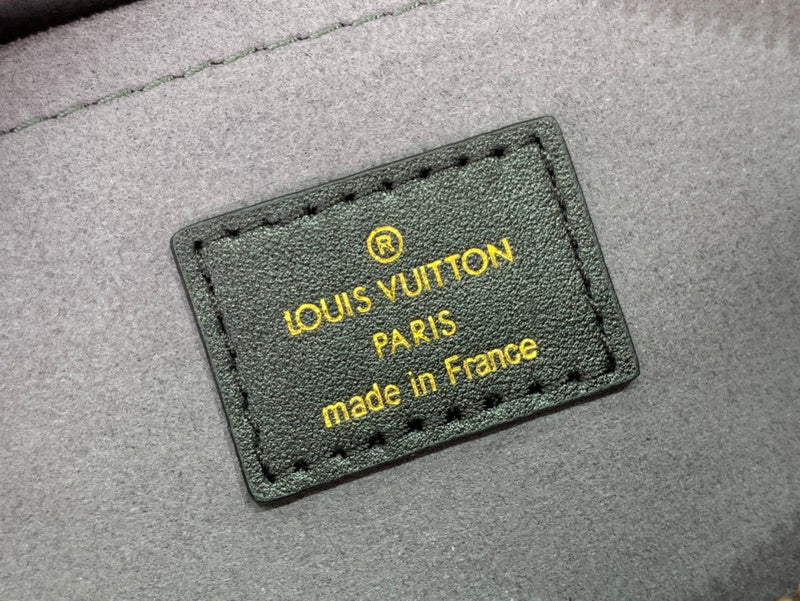 Franco Shops - Louis Vuittons  - 15633