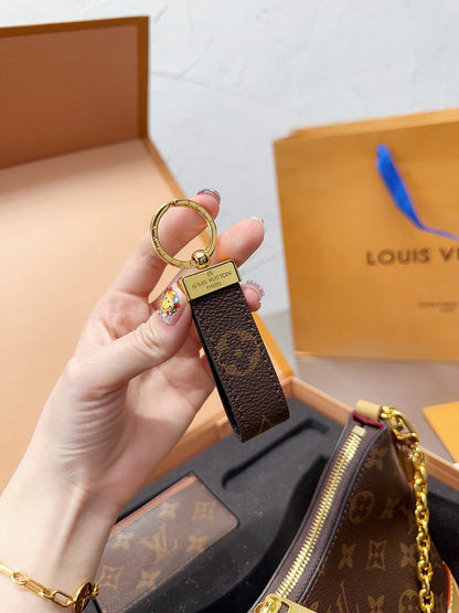 Franco Shops - Louis Vuittons  - 15025