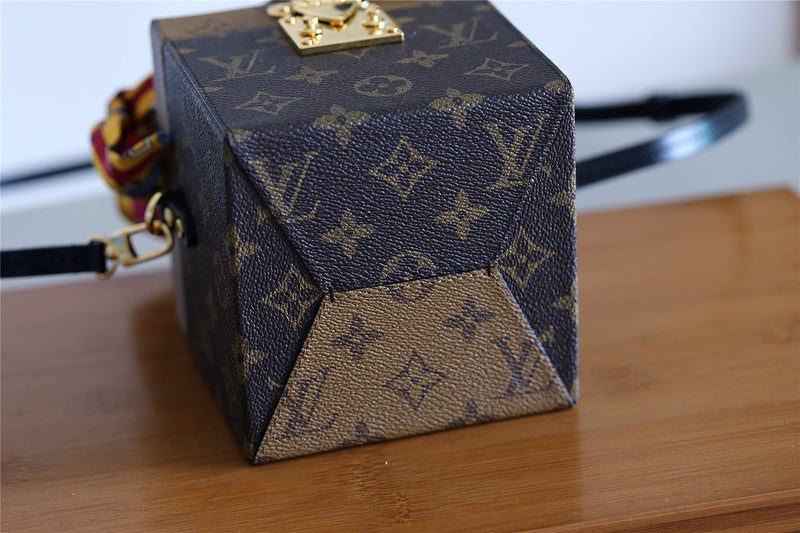 Franco Shops - Louis Vuittons  - 9401