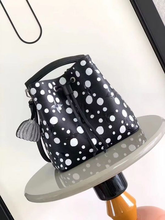Franco Shops - Louis Vuittons  - 15262