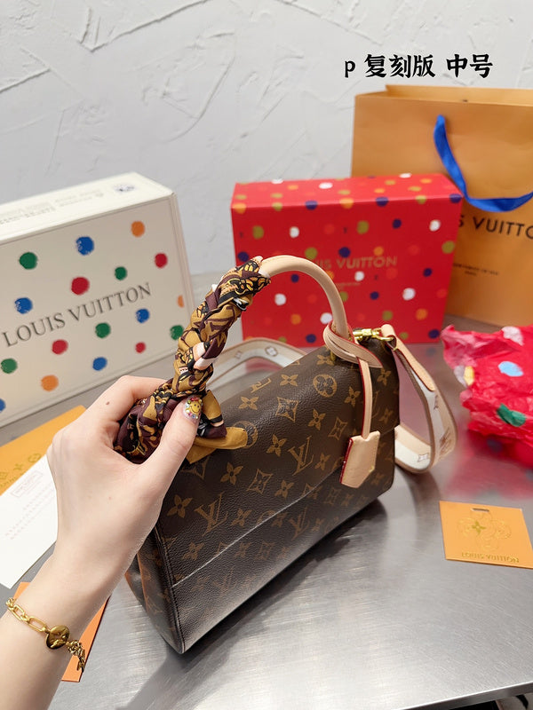 Franco Shops - Louis Vuittons  - 14946