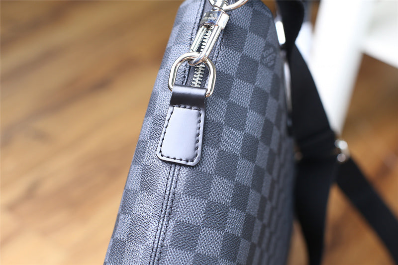 Franco Shops - Louis Vuittons  - 9875