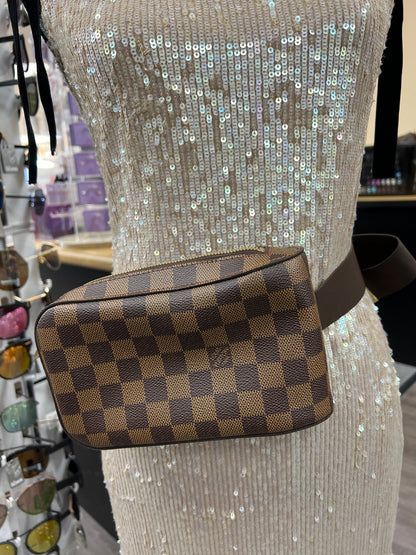 Belt Bag Luxury Designer By Louis Vuitton  Size: Medium