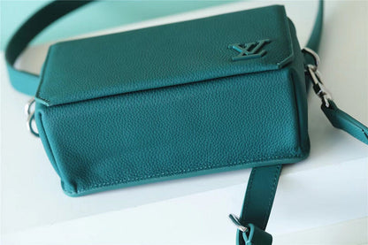 Franco Shops - Louis Vuittons  - 9915