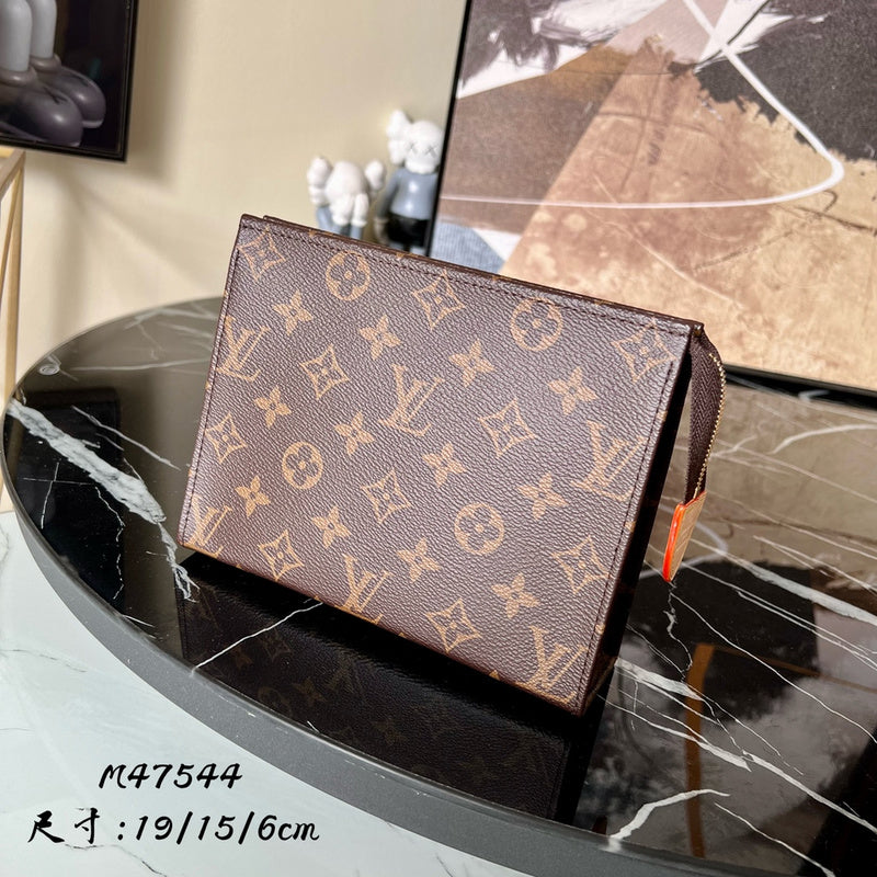 Franco Shops - Louis Vuittons  - 15729