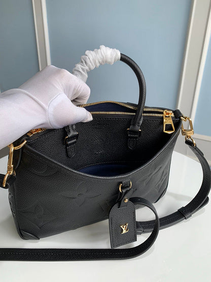 Franco Shops - Louis Vuittons  - 15407