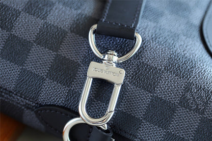 Franco Shops - Louis Vuittons  - 9852