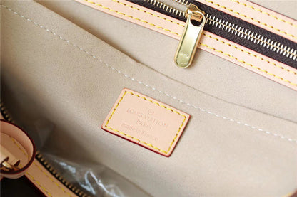 Franco Shops - Louis Vuittons  - 9435