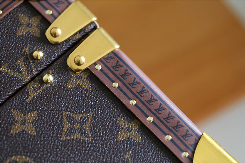 Franco Shops - Louis Vuittons  - 9540