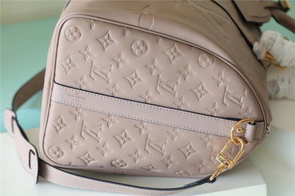 Franco Shops - Louis Vuittons  - 9427