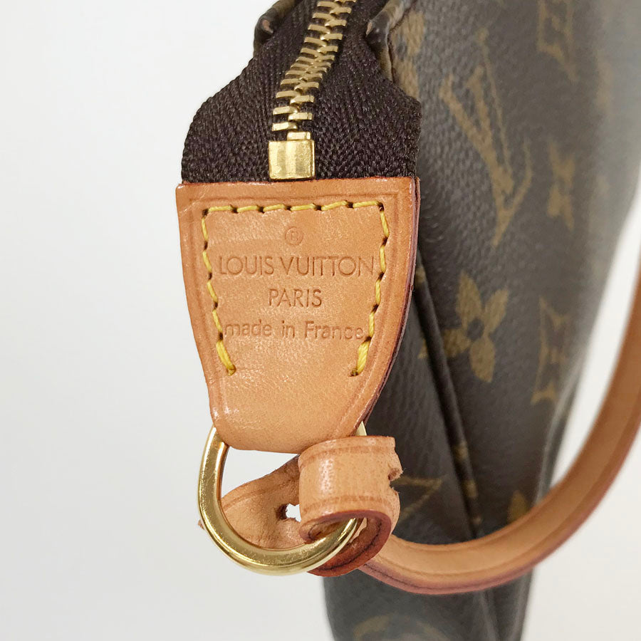 LOUIS VUITTON Pouch