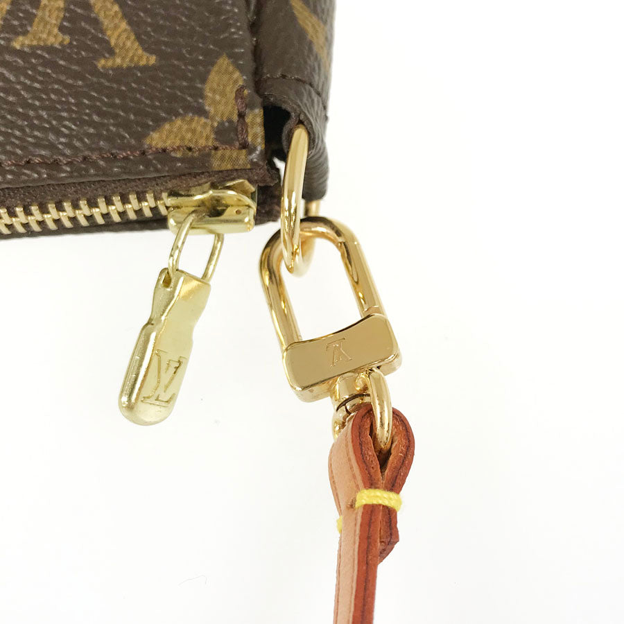 LOUIS VUITTON Pouch