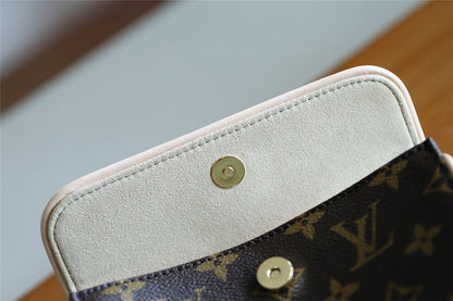 Franco Shops - Louis Vuittons  - 9260
