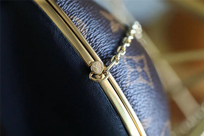 Franco Shops - Louis Vuittons  - 9422
