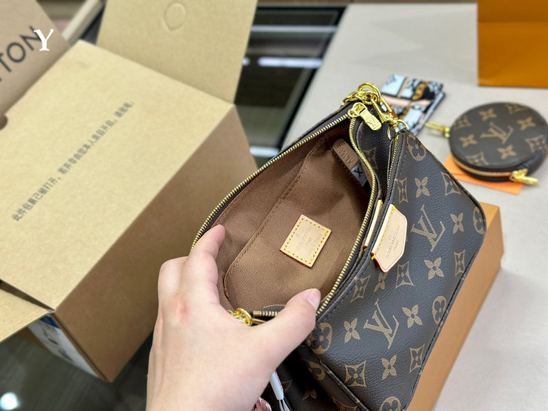 Franco Shops - Louis Vuittons  - 15087