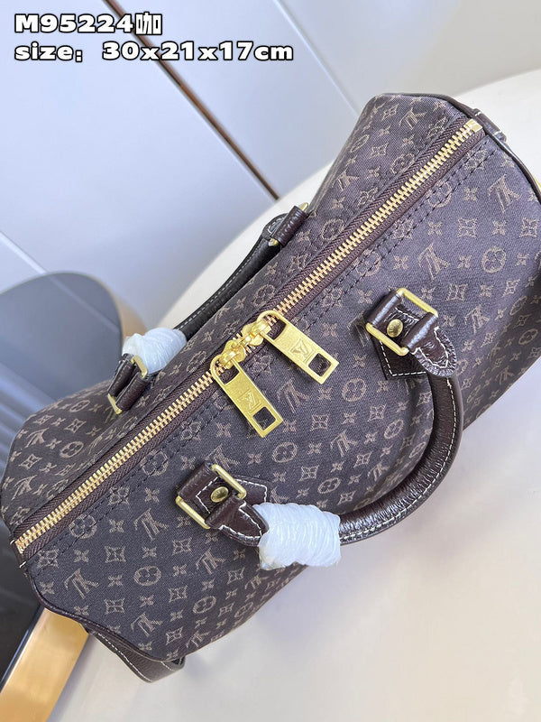 Franco Shops - Louis Vuittons  - 15335