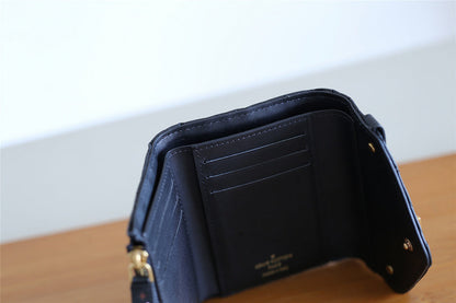 Franco Shops - Louis Vuittons  - 9359